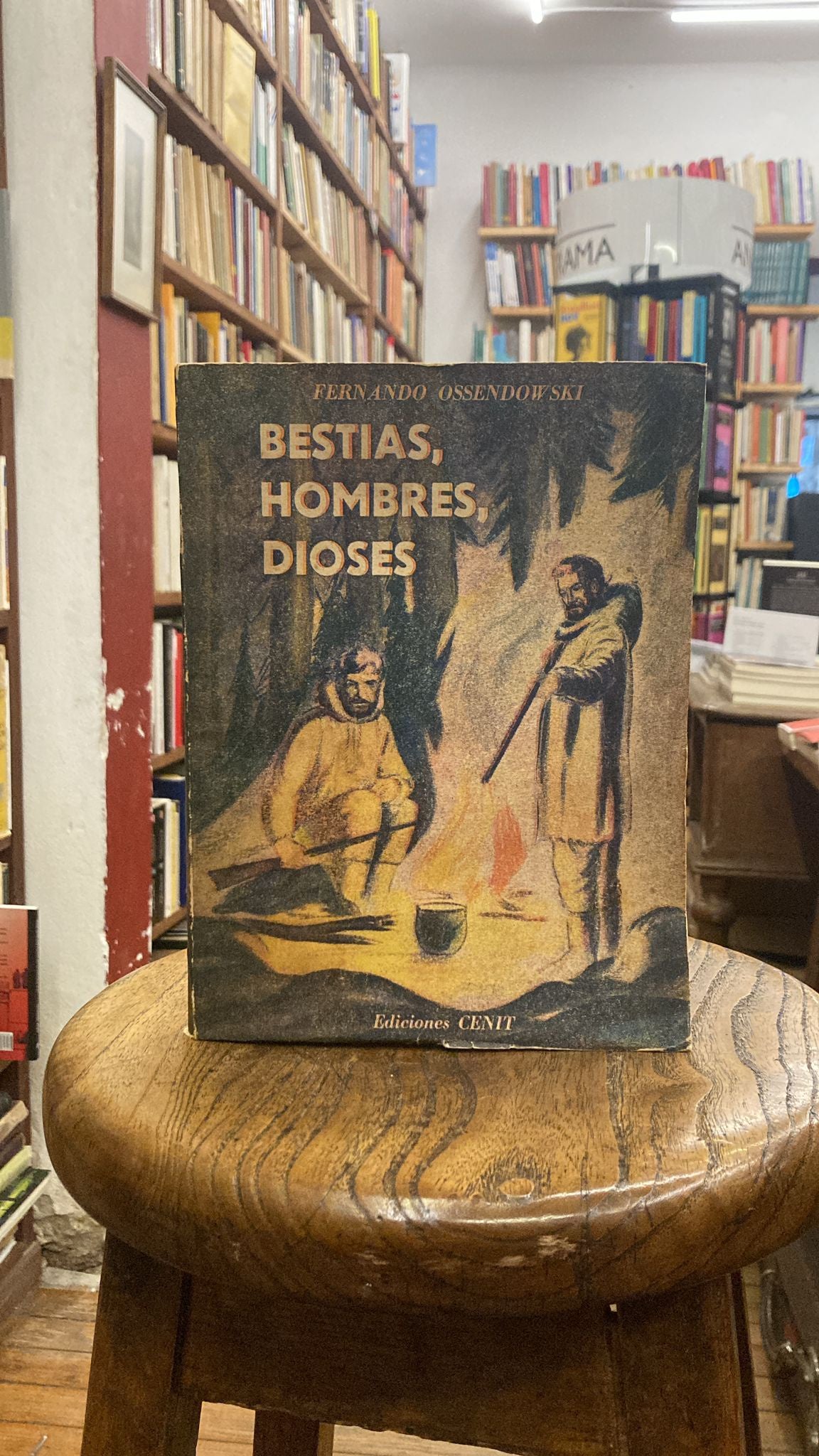 Bestias, hombres, dioses